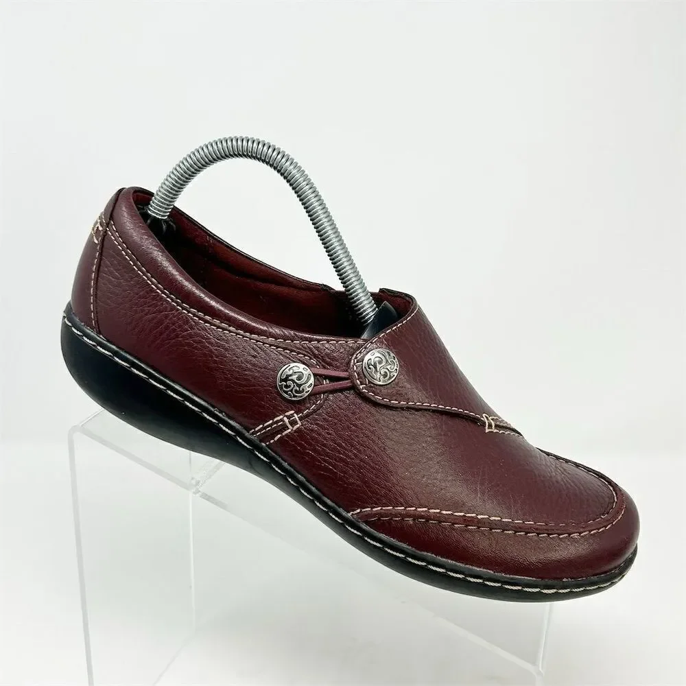 Clarks Women's Rich Burgundy Red Leather Loafers Size 9.5 Narrow Casual Flats